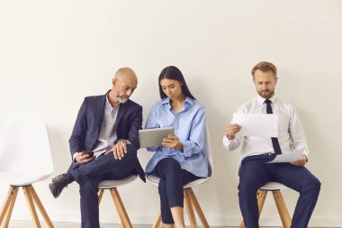 Seminer için farklı yaş ve makalelerden üç başarılı çalışan hazırlanıyor.