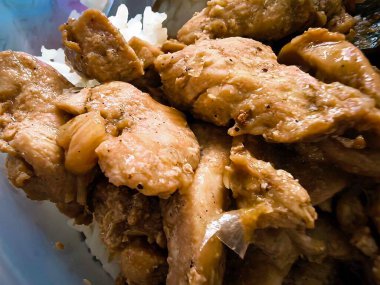 Baharatlı tavuk yemeği ev yemeği fotoğrafçılık rahat ortam yakın çekim mutfak zevki