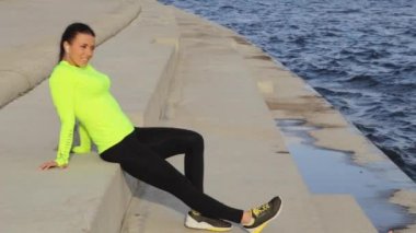 bez rahatla müzik setin üzerinde spor beyaz esmer kız