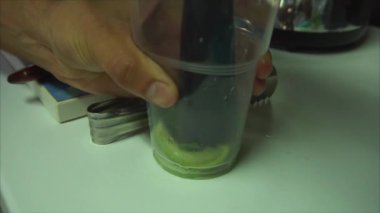 -alkolsüz mojito hazırlama süreci
