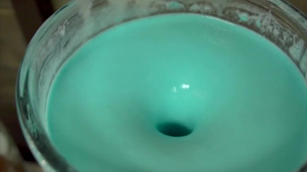 Procédé de mélange de gomme à bulles saveur de coctail de lait ou de menthe par mélangeur — Video