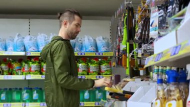 Hipermarketten balta almak