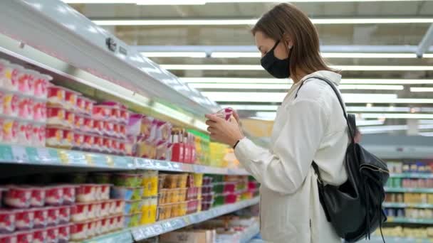 Compras de alimentos durante o COVID-19 — Vídeo de Stock