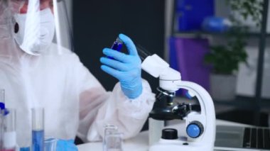 Coronavirus aşısı geliştirmenin nihai sonucu olan tıbbi araştırmacı