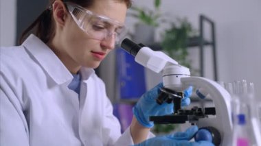 Coronavirus için test ve analiz için tıbbi laboratuvar