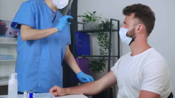 Očkování proti infekci COVID-19 — Stock video
