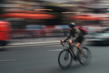 Hız bisikletçi Londra'da