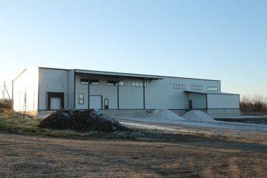 Modern bir fabrika inşa etmek.