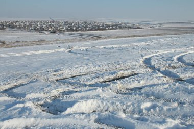 Dağlarda kış manzarası