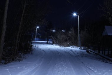 Kışın gece manzarası