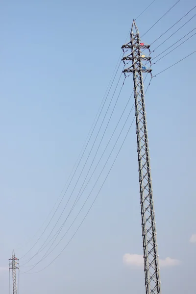 Elektrik çelik kule