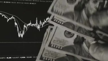 Finansal piyasadaki kripto para biriminin dijital bir grafiği gündelik olarak yükseldiğini veya düştüğünü gösteriyor. Bitcoin değeri ve kriz sırasında dijital varlık yatırımcıları için bir dolar. Tüccar kârı.