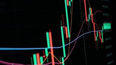 Finansal piyasadaki kripto para biriminin dijital bir grafiği gündelik olarak yükseldiğini veya düştüğünü gösteriyor. Bitcoin değeri ve kriz sırasında dijital varlık yatırımcıları için bir dolar. Tüccar kârı.