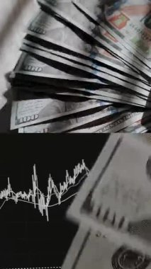 Finansal piyasadaki kripto para biriminin dijital bir grafiği gündelik olarak yükseldiğini veya düştüğünü gösteriyor. Bitcoin değeri ve kriz sırasında dijital varlık yatırımcıları için bir dolar. Tüccar kârı.