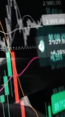 Finansal piyasadaki kripto para biriminin dijital bir grafiği gündelik olarak yükseldiğini veya düştüğünü gösteriyor. Bitcoin değeri ve kriz sırasında dijital varlık yatırımcıları için bir dolar. Tüccar kârı.