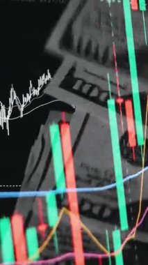 Finansal piyasadaki kripto para biriminin dijital bir grafiği gündelik olarak yükseldiğini veya düştüğünü gösteriyor. Bitcoin değeri ve kriz sırasında dijital varlık yatırımcıları için bir dolar. Tüccar kârı.