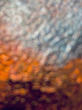 soyut bohen sıcak tonlarla parıldıyor