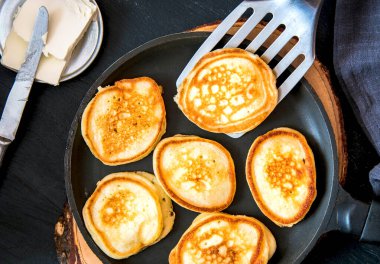 Tahtadaki tavada küçük gözlemeler.