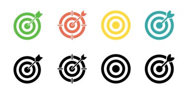 Beyaz arka planda izole edilmiş sekiz hedef simge koleksiyonunu sunar. Yeşil, turuncu, sarı, deniz mavisi ve siyah gibi çeşitli renkleri içerir..