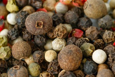 Güzel kokulu beş biber karışımı