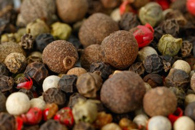 Güzel kokulu beş biber karışımı