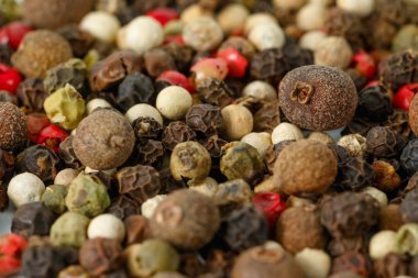 Güzel kokulu beş biber karışımı