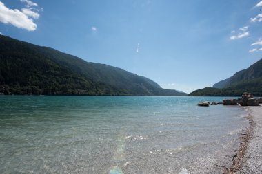 Göl Manzaralı montains üzerinden