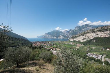 Göl Manzaralı montains üzerinden