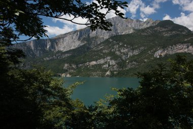 Göl Manzaralı montains üzerinden
