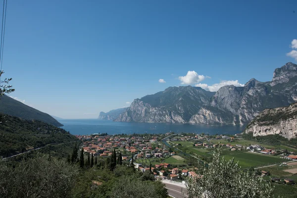 Seeblick aus den Bergen — Stockfoto