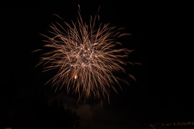 Garda Gölü üzerinde havai fişek