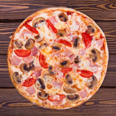 Lezzetli, sulu pizza