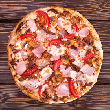 Lezzetli, sulu pizza