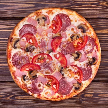 Lezzetli, sulu pizza