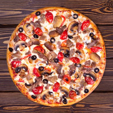 Lezzetli, sulu pizza