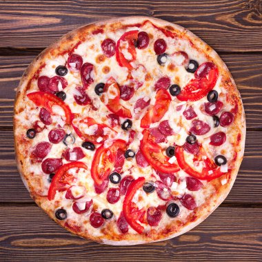 Lezzetli, sulu pizza