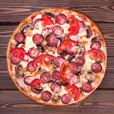 Lezzetli, sulu pizza