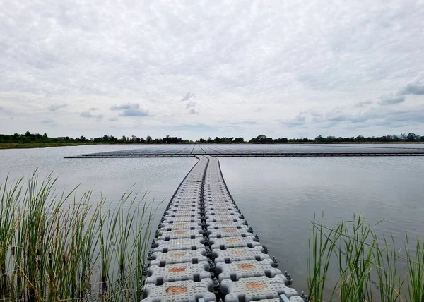Yüzen Fotovoltaik Güneş Bitkileri: Yüzen Güneş PV Sistemi 'nin ana geçidi.