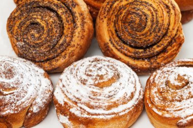 Shugar toz ve gelincik tablo ile tatlı rulo buns