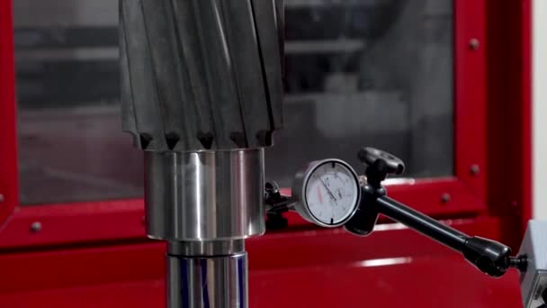 Indústria Torno Máquina Moagem Cortador Engrenagem Trabalho — Vídeo de Stock