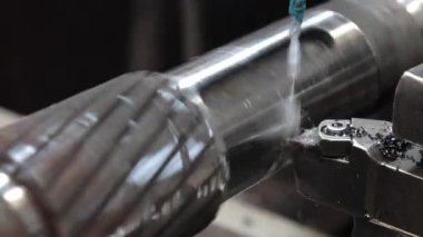 Sanayi torna makinası, değirmen kesici dişli işi.