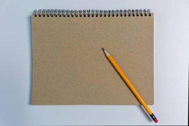 Boş cep defteri, katalog, dergi, not beyaz arkaplan üzerindeki beyaz kağıt desenini taklit et.