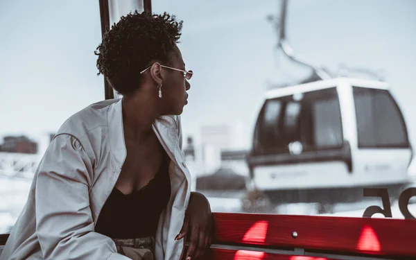 Profile Portrait Young Black Tourist Female Hipster Sunglasses White Trench — Stock Photo, Image