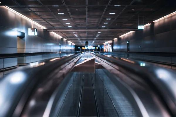 View Shallow Depth Field Two Travelators Modern Airport Area Selective — Stock Photo, Image