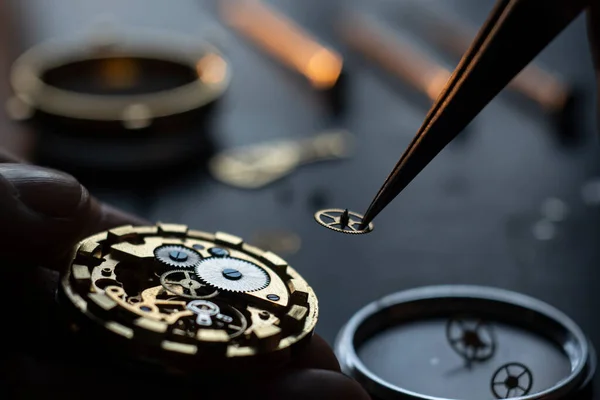 Mechanical watch repair process. Open pocket wristwatch. vel — Stock Photo, Image