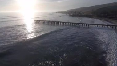 Okyanusun üzerinde gün batımı