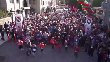 San Francisco, Ka - 14 Aralık, 22 16: 00 San Francisco 'daki Aziz Patrick Günü geçit törenine katılanlar