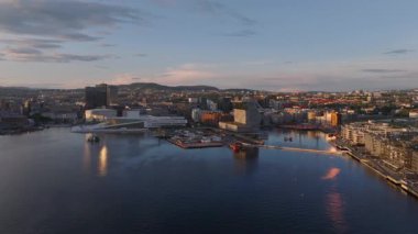 Oslo Limanı 'ndan gün batımının muhteşem manzarası