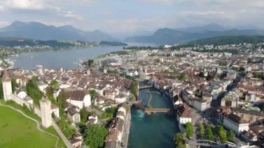 Yazın Lucerne 'nin göl kenarlarını ve dağlarını keşfedin.