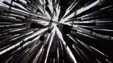 Çarpıcı ışık desenleri vasıtasıyla soyut geometri araştırması